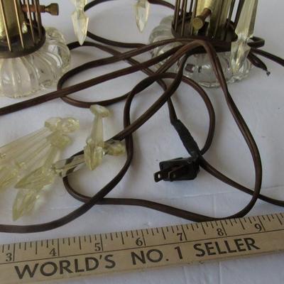 Lot 459: Vintage Wire, Glass and Plastic Lamps