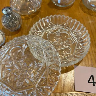 Lot of crystal items