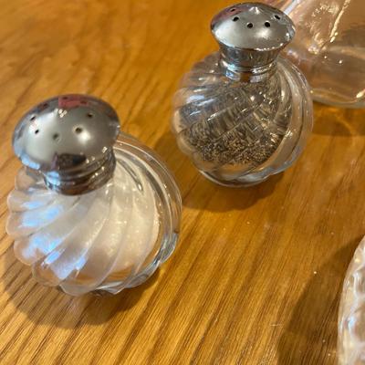 Lot of crystal items