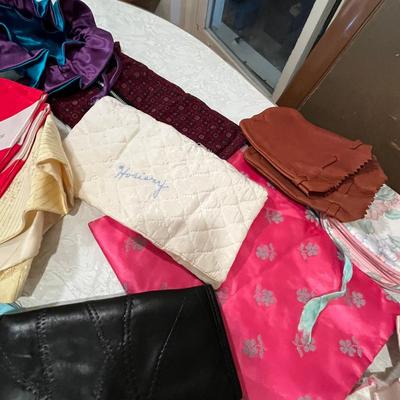 Lot of little bags & purses