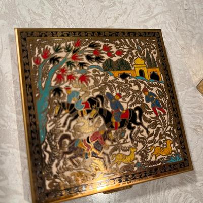 Vintage compact & lipstick holder