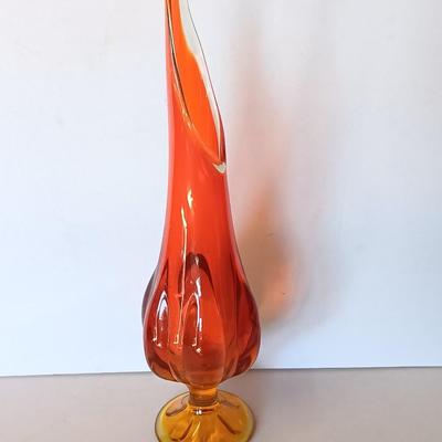 Vintage swung vase -Beautiful Mid Century Modern Amberina Swung Vase
