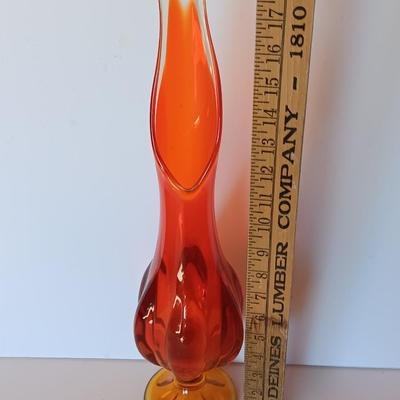 Vintage swung vase -Beautiful Mid Century Modern Amberina Swung Vase