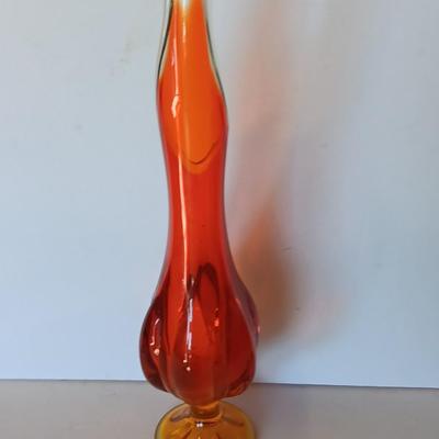 Vintage swung vase -Beautiful Mid Century Modern Amberina Swung Vase