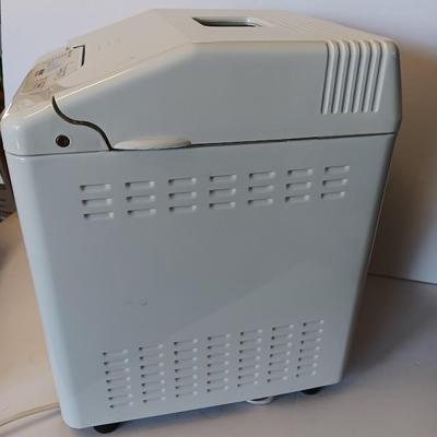 Nice electric Welbilt bread maker machine with storage dust cover