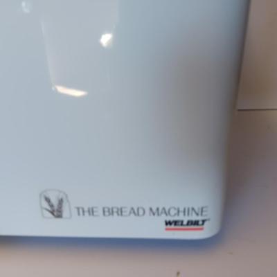 Nice electric Welbilt bread maker machine with storage dust cover