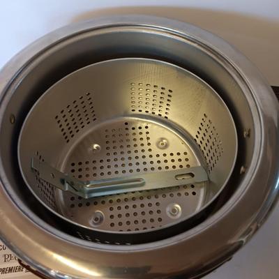 Vintage HY-FRY Automatic Electric cooker - Fryer with lid and metal strainer inside comes with instructions booklet