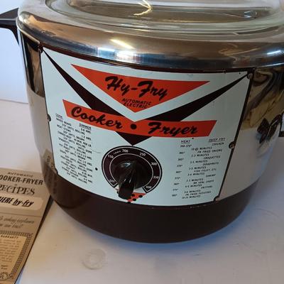 Vintage HY-FRY Automatic Electric cooker - Fryer with lid and metal strainer inside comes with instructions booklet