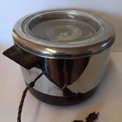 Vintage HY-FRY Automatic Electric cooker - Fryer with lid and metal strainer inside comes with instructions booklet