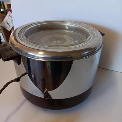 Vintage HY-FRY Automatic Electric cooker - Fryer with lid and metal strainer inside comes with instructions booklet