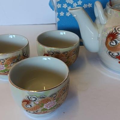 New in box - Original Japanese Tea set / tea pot with 5 cups Painted dragon