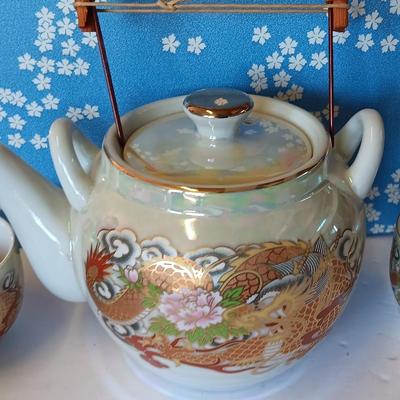 New in box - Original Japanese Tea set / tea pot with 5 cups Painted dragon