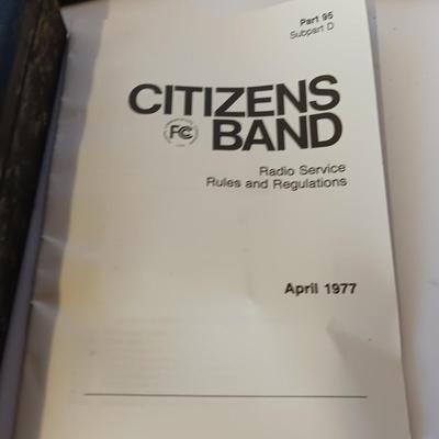 NICE 1977 Citizens Band Radio Service CB radio with rules and regulations booklet