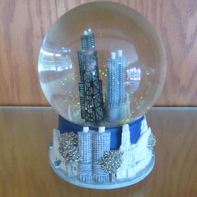 Chicago Design Water Globe- Plays 'Chicago'- Approx 6