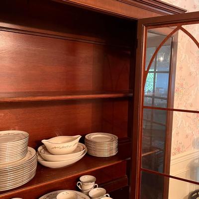 Vintage Solid Wood Duncan Phyfe Style China Cabinet