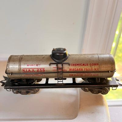 Antique Electric Train Set - Louis Marx & Co Stream Line