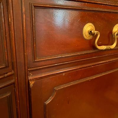 Vintage MCM Duncan Phyfe Style Bow Front Sideboard Buffet Cabinet