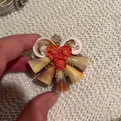 Lot of 60s jewelry