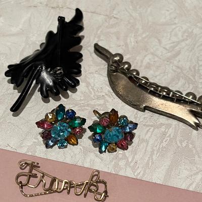 Jewelry pins