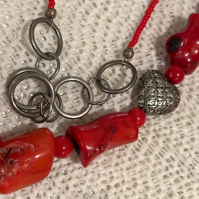 Fashion jewelry necklaces