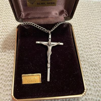 Vintage Hardinâ€™s Sterling silver cross