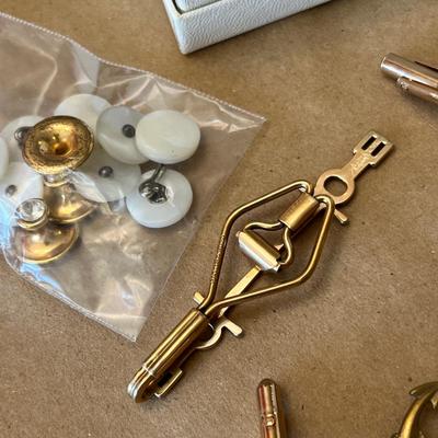 Lot of men's jewelry