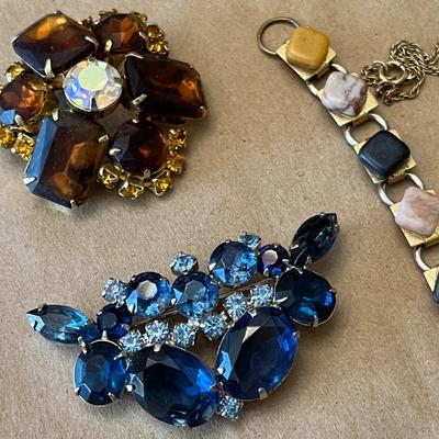 Lot of gorgeous Rhinestone & vintage jewelry