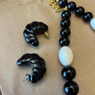 Lucite jewelry set