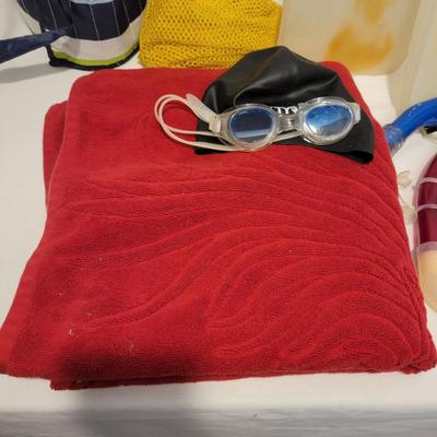 Masks, Snorkels, Fins and More (M-DW)