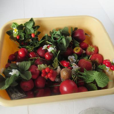 Lot 469:  All Kinds of Floral and Fruit Crafting Decor