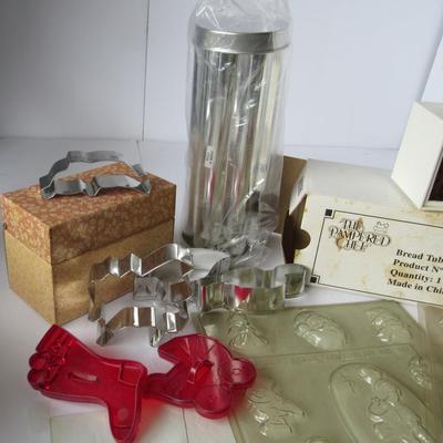 Lot 472:  Lot of Kitchen Stuff, Pampered Chef, Scale, Xmas Chocolate Molds, Cutters