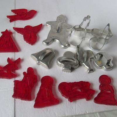 Lot 477:  Nice Lot of Vintage Cookie Cutters, Red Plastic Nativity, More