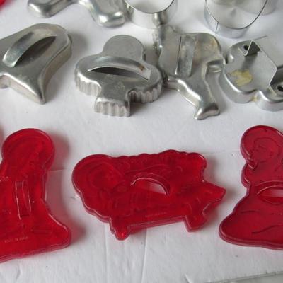 Lot 477:  Nice Lot of Vintage Cookie Cutters, Red Plastic Nativity, More