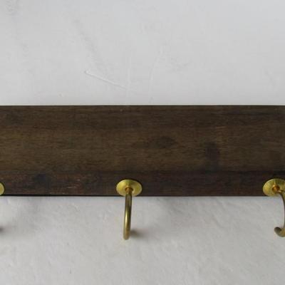 Lot 478:  Vintage Pfaltzgraff Village Copper Wall Key Holder or Kitchen Pot Holder