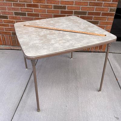 SAMSONITE VINYL COVERED FOLDING CARD TABLE