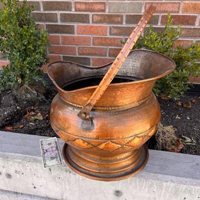 BEAUTIFUL LARGE ALL COPPER VESSEL- COAL SKUTTLE?