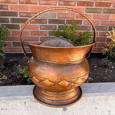 BEAUTIFUL LARGE ALL COPPER VESSEL- COAL SKUTTLE?