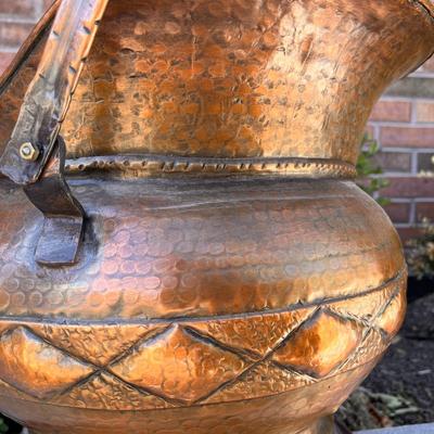 BEAUTIFUL LARGE ALL COPPER VESSEL- COAL SKUTTLE?