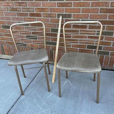 VINTAGE FOLDING METAL CHAIR PAIR NICE 60â€™s LOOK