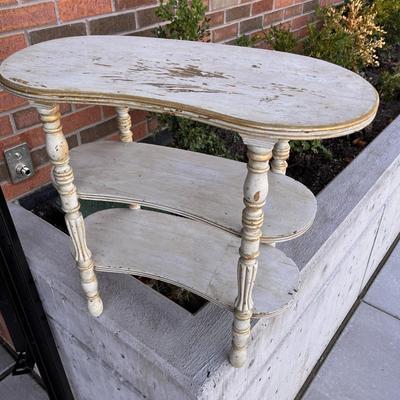 CUTE SHABBY 8-SHELF OCCASIONAL TABLE w/ KIDNEY BEAN SHAPED SHELVES