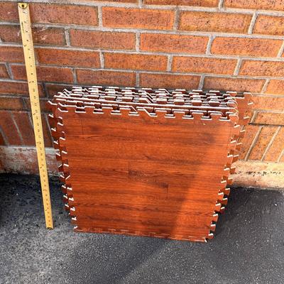 13 PIECE INTERCONNECTING FOAM FLOOR MATS WITH IMITATION WOOD PATTERN