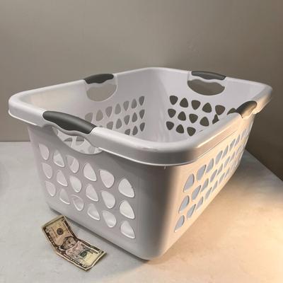 LARGE WHITE PLASTIC LAUNDRY BASKET LIKE NEW