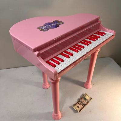 FUN PINK KARAOKE TOY GRAND PIANO RECORDS, VARIOUS SETTINGS w/MICROPHONE WORKS GREAT!