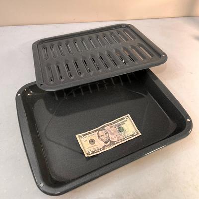 LIKE NEW 2-PART OVEN BROILER PAN