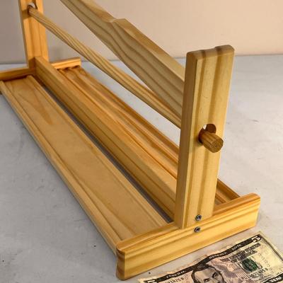 WOODEN PAPER ROLL DISPENSER RACK