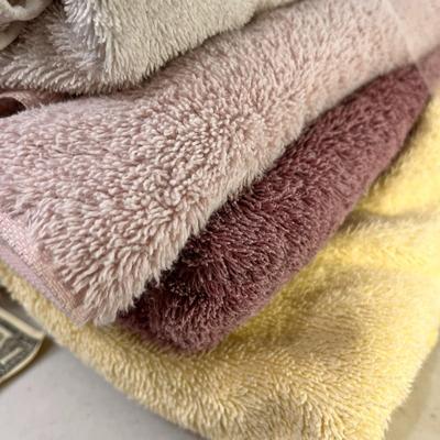 CLEAN TERRY CLOTH TOWEL BUNDLE 