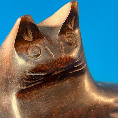 INTERESTING CARVED IRONWOOD CAT FIGURE