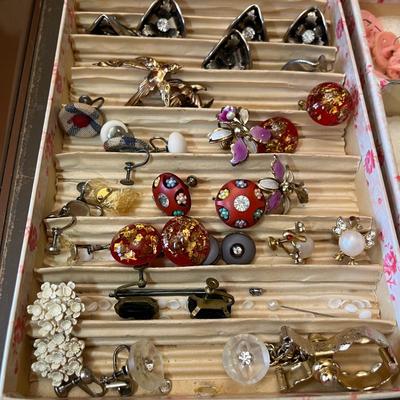 Jewelry box full