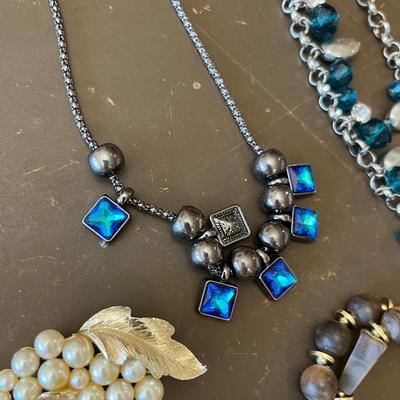 Lot of necklaces