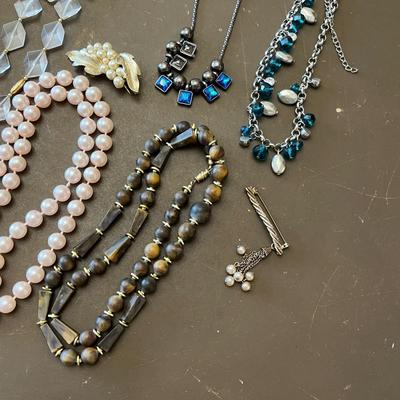 Lot of necklaces